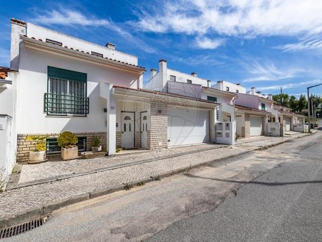 Moradia T4 à venda em Batalha, Batalha RE/MAX Portugal