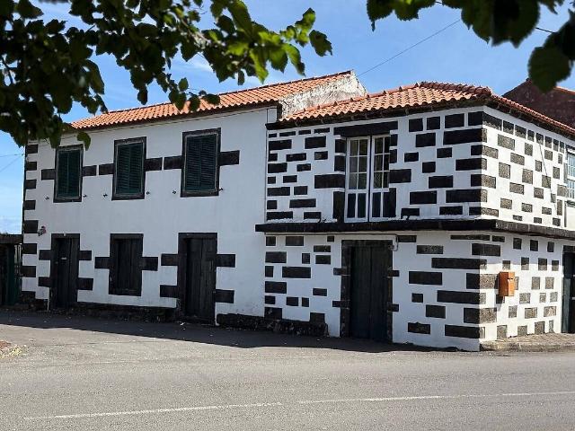 Moradia T4 à venda em Bandeiras, Madalena RE/MAX Portugal