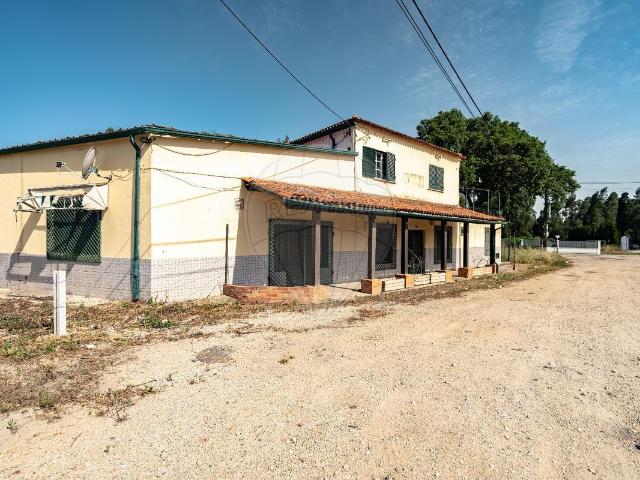Moradia T4 à venda em Bicaranho
