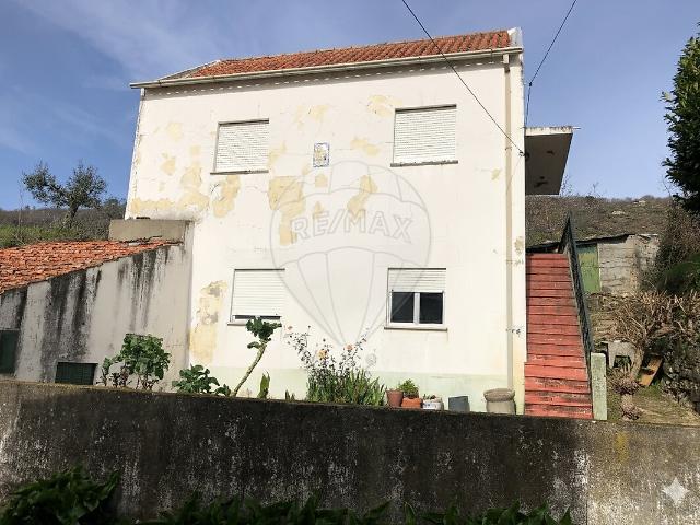 Moradia T4 à venda em Gonçalo, Guarda RE/MAX Portugal