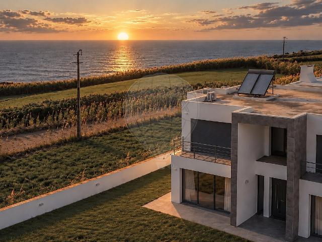 Moradia T4 à venda em Ginetes, Ponta Delgada RE/MAX Portugal