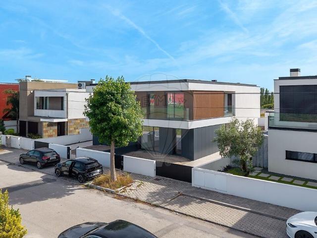 Moradia T4 à venda em Glória e Vera Cruz, Aveiro RE/MAX Portugal