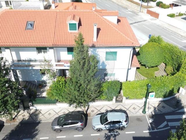 Moradia T4 à venda em Guimarães