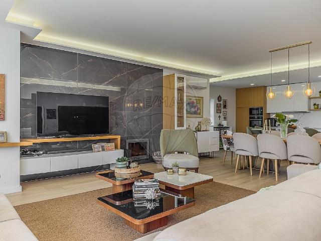 Moradia T4 à venda em Gulpilhares e Valadares, Vila Nova de Gaia RE/MAX Portugal