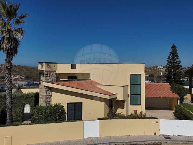 Moradia T4 à venda em Esposende, Marinhas e Gandra, Esposende RE/MAX Portugal