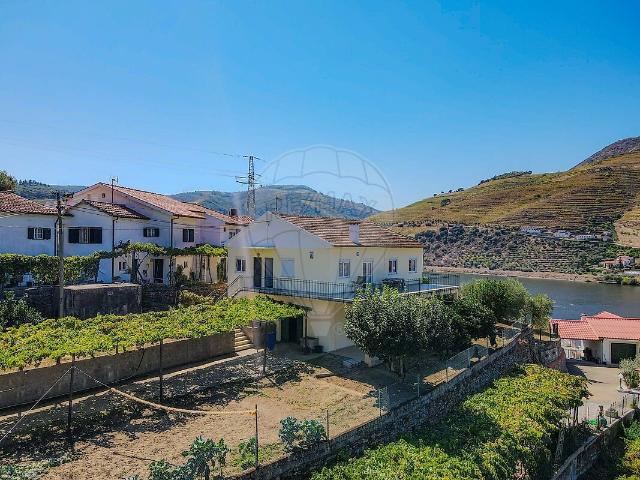Moradia T4 à venda em Folgosa, Armamar RE/MAX Portugal