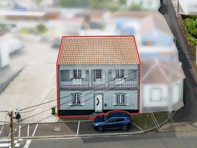 Moradia T4 à venda em Fonte do Bastardo, Praia da Vitória RE/MAX Portugal