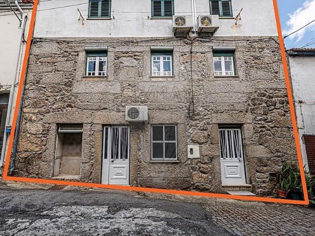 Moradia T4 à venda em Fornos de Algodres, Fornos de Algodres RE/MAX Portugal