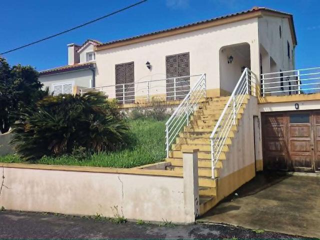 Moradia T4 à venda em Fajã de Cima, Ponta Delgada RE/MAX Portugal