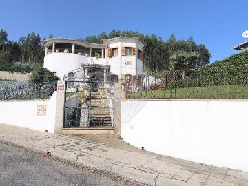 Moradia T4 à venda em Felgueiras