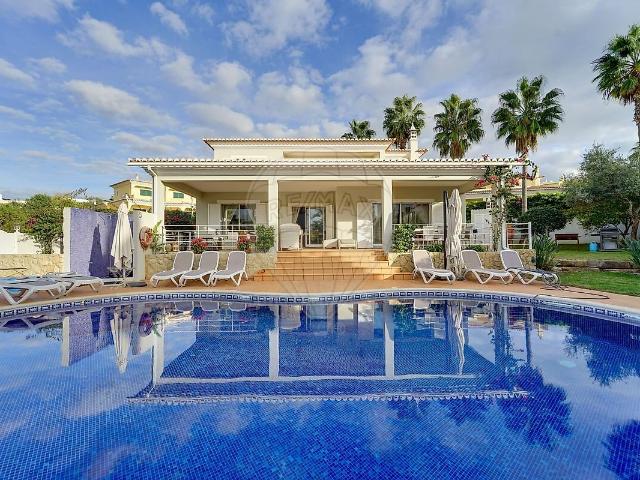 Moradia T4 à venda em Ferragudo, Lagoa Algarve RE/MAX Portugal