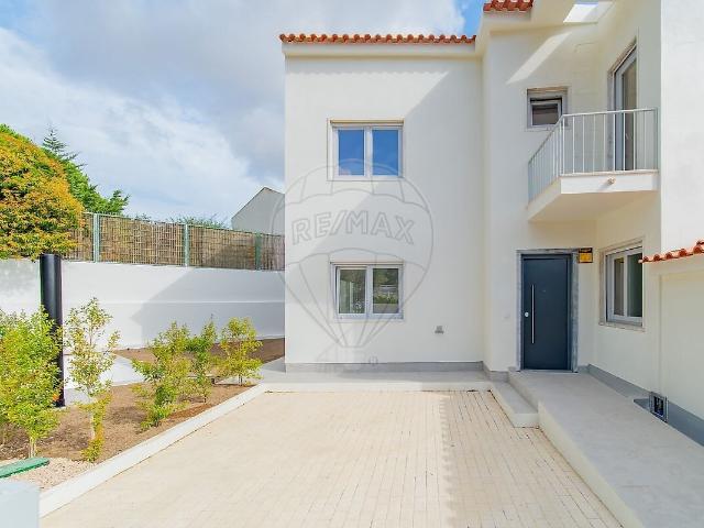 Moradia T4 à venda em Olivais, Lisboa RE/MAX Portugal