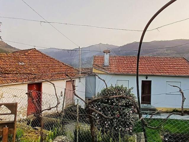 Moradia T4 à venda em Oliveira, Cinfães RE/MAX Portugal