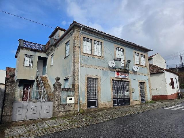 Moradia T4 à venda em Ovoa e Vimieiro, Santa Comba Dão RE/MAX Portugal