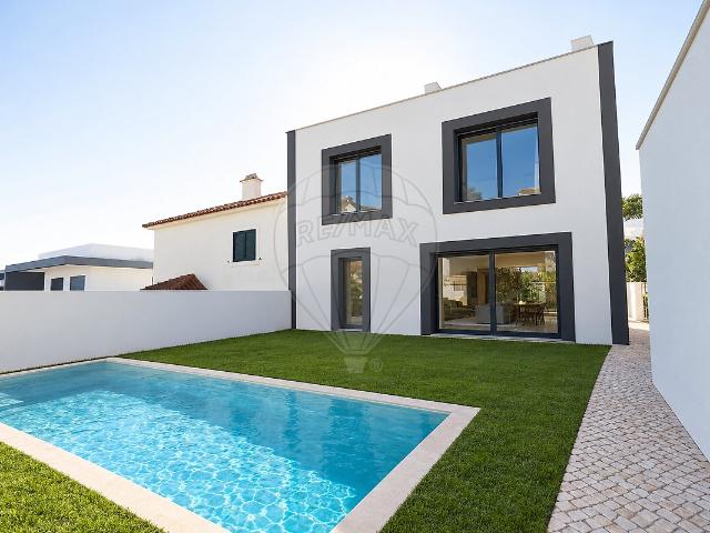 Moradia T4 à venda em Loures, Loures RE/MAX Portugal