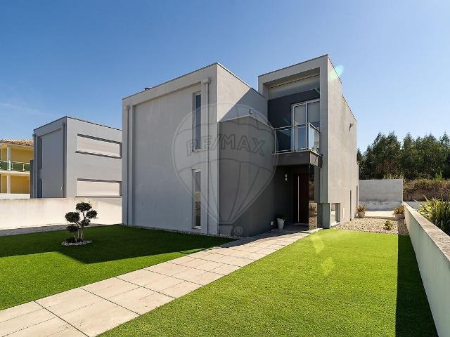 Moradia T4 à venda em Lavos, Figueira da Foz RE/MAX Portugal