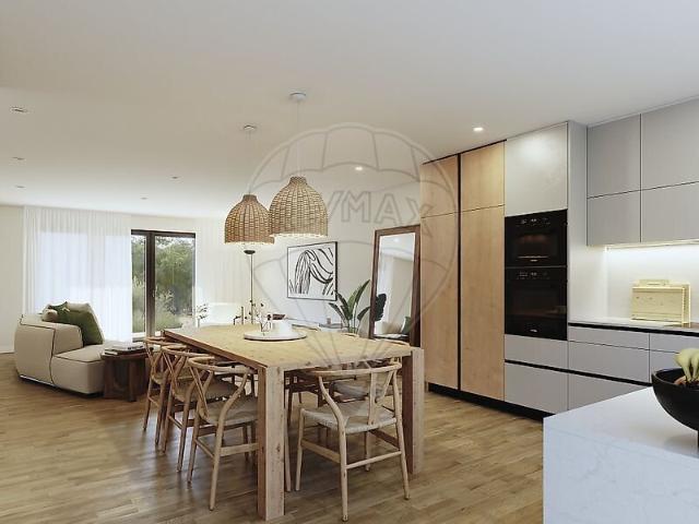Moradia T4 à venda em Leiria, Pousos, Barreira e Cortes, Leiria RE/MAX Portugal