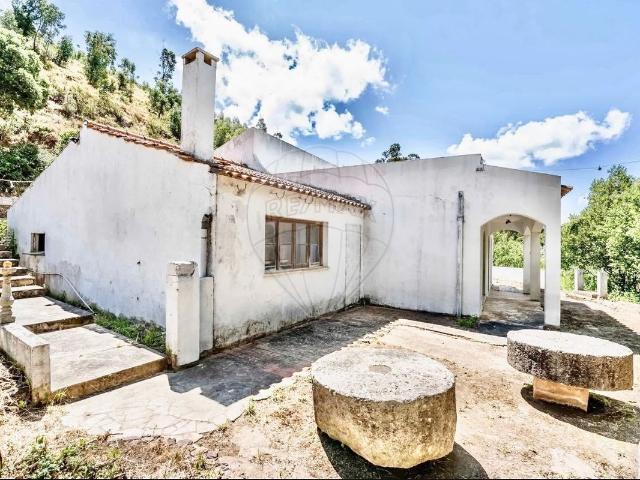 Moradia T4 à venda em Monchique