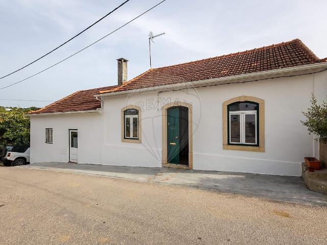 Moradia T4 à venda em Madalena e Beselga, Tomar RE/MAX Portugal
