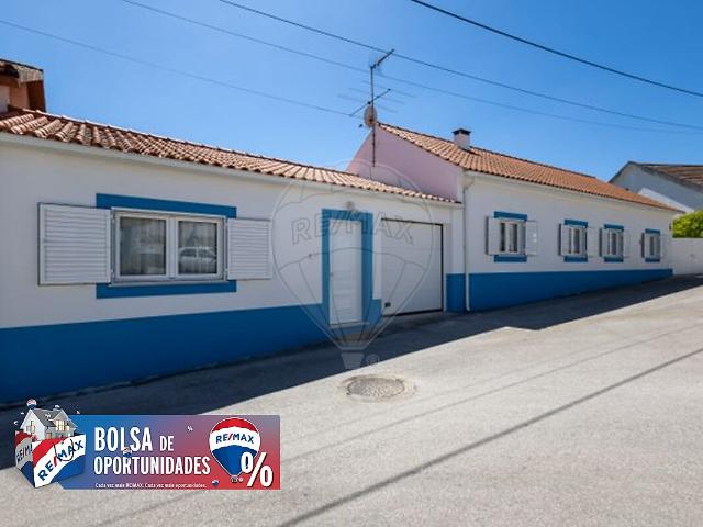Moradia T4 à venda em Madalena e Beselga, Tomar RE/MAX Portugal