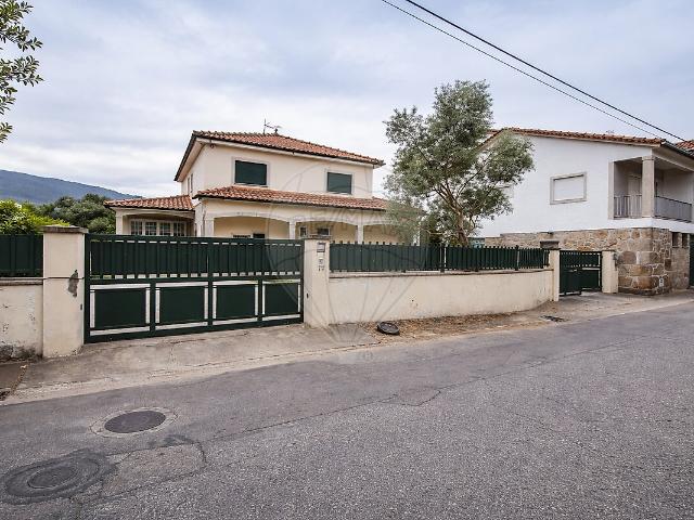 Moradia T4 à venda em Madalena e Samaiões, Chaves RE/MAX Portugal