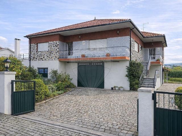 Moradia T4 à venda em Madalena e Samaiões, Chaves RE/MAX Portugal