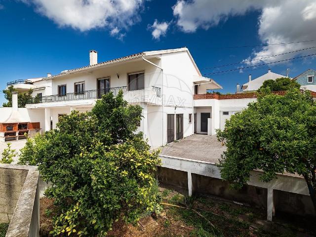 Moradia T4 à venda em Maiorga, Alcobaça RE/MAX Portugal