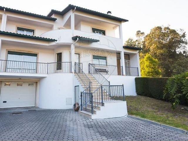 Moradia T4 à venda em Marrazes e Barosa, Leiria RE/MAX Portugal
