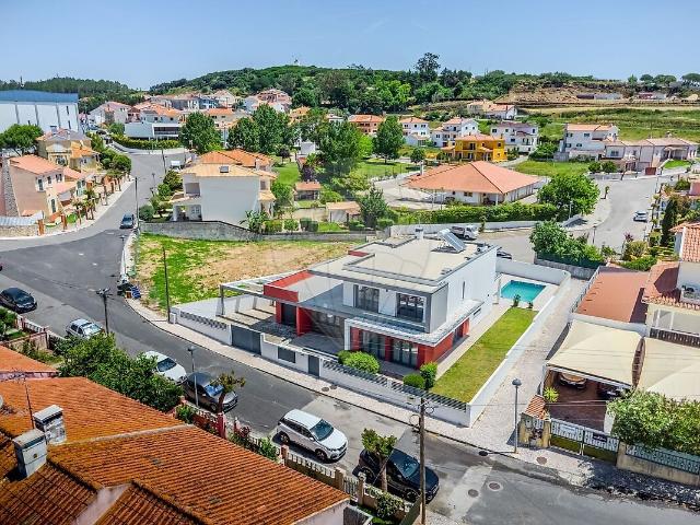 Moradia T4 à venda em Milharado, Mafra RE/MAX Portugal