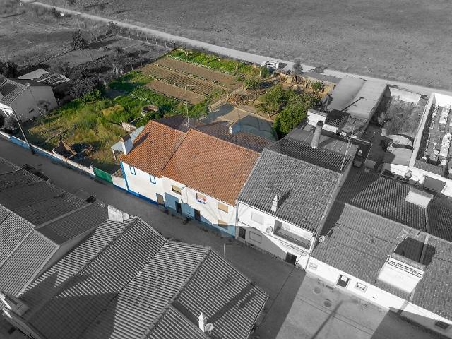 Moradia T4 à venda em Nossa Senhora da Vila, Nossa Senhora do Bispo e Silveiras, Montemor o Novo RE/MAX Portugal