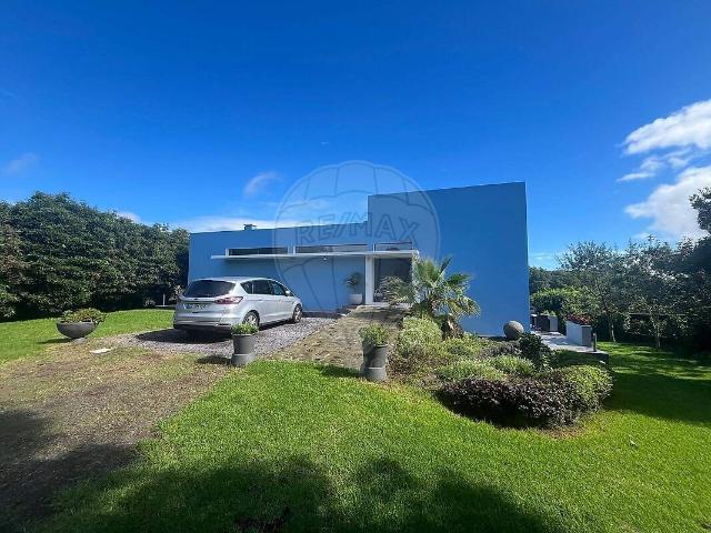 Moradia T4 à venda em Nossa Senhora do Rosário, Lagoa São Miguel RE/MAX Portugal