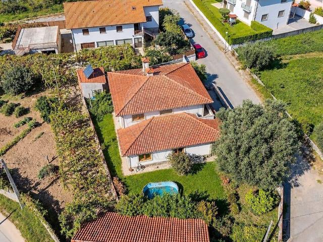 Moradia T4 à venda em Navió e Vitorino dos Piães, Ponte de Lima RE/MAX Portugal