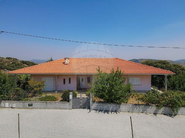 Moradia T4 à venda em Numão, Vila Nova de Foz Côa RE/MAX Portugal