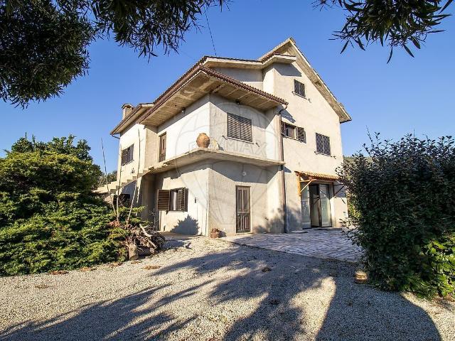 Moradia T4 à venda em São Miguel de Poiares, Vila Nova de Poiares RE/MAX Portugal