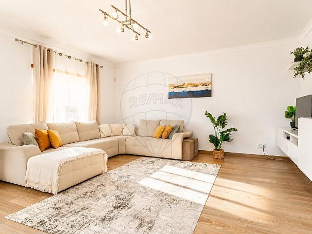 Moradia T4 à venda em São João das Lampas e Terrugem, Sintra RE/MAX Portugal