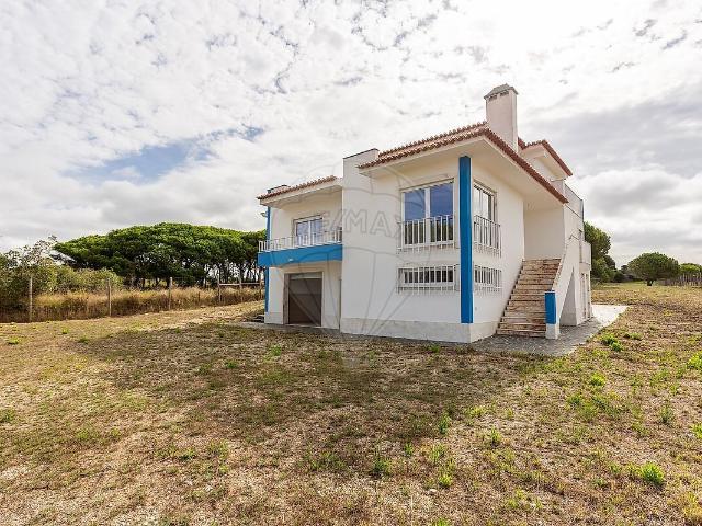 Moradia T4 à venda em São João das Lampas e Terrugem, Sintra RE/MAX Portugal