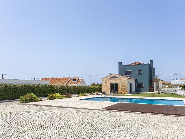 Moradia T4 à venda em São João das Lampas e Terrugem, Sintra RE/MAX Portugal