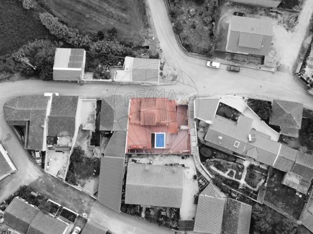 Moradia T4 à venda em Sobrena