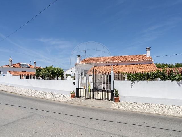 Moradia T4 à venda em Safara e Santo Aleixo da Restauração, Moura RE/MAX Portugal