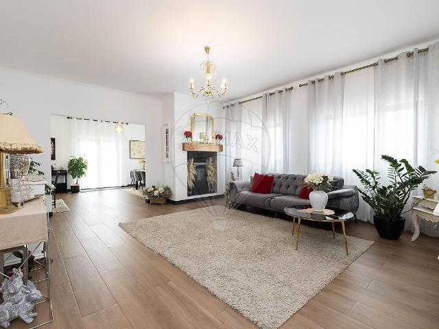Moradia T4 à venda em Samora Correia, Benavente RE/MAX Portugal