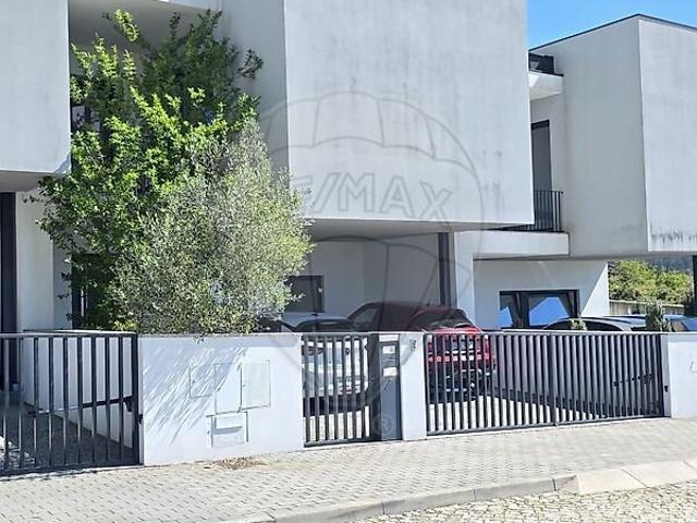 Moradia T4 à venda em Sanfins Lamoso Codessos, Paços de Ferreira RE/MAX Portugal
