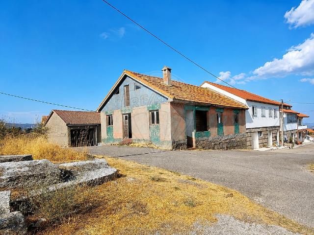 Moradia T4 à venda em Santo André, Montalegre RE/MAX Portugal