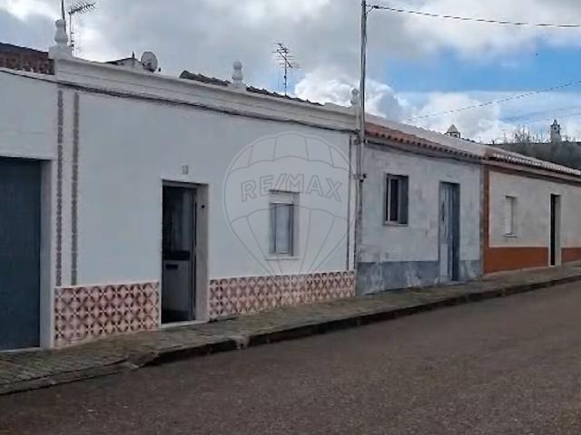Moradia T4 à venda em Santo Aleixo, Monforte RE/MAX Portugal