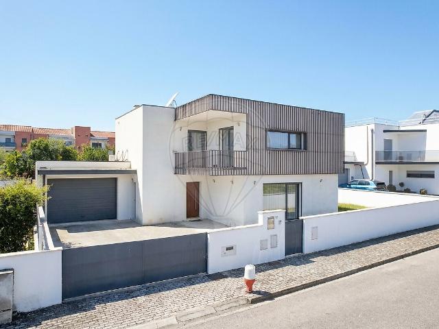 Moradia T4 à venda em Santo Varão, Montemor o Velho RE/MAX Portugal