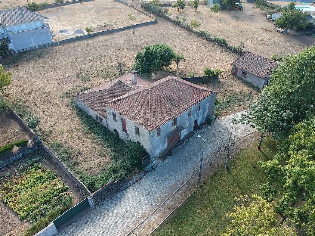 Moradia T4 à venda em Santa Comba de Rossas, Bragança RE/MAX Portugal