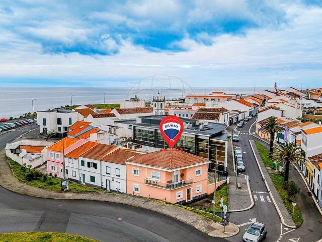 Moradia T4 à venda em Santa Clara, Ponta Delgada RE/MAX Portugal