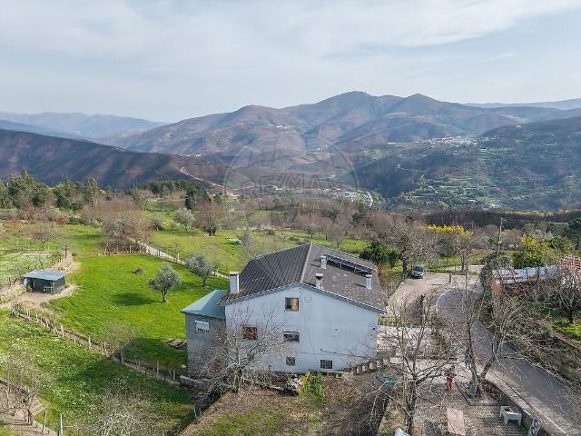 Moradia T4 à venda em Santa Ovaia e Vila Pouca da Beira, Oliveira do Hospital RE/MAX Portugal