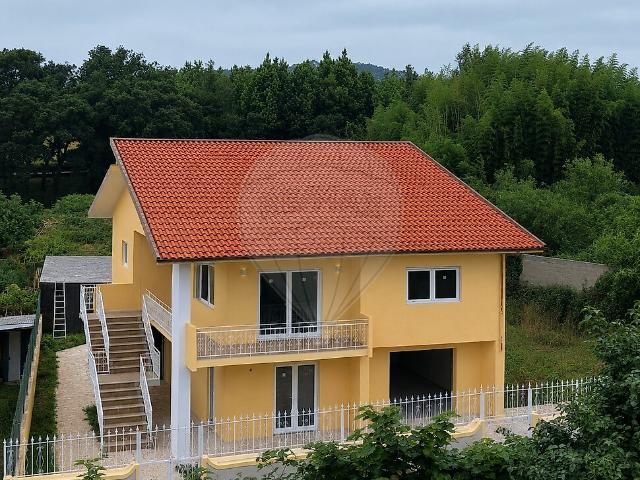 Moradia T4 à venda em Santa Maria de Lamas, Santa Maria da Feira RE/MAX Portugal