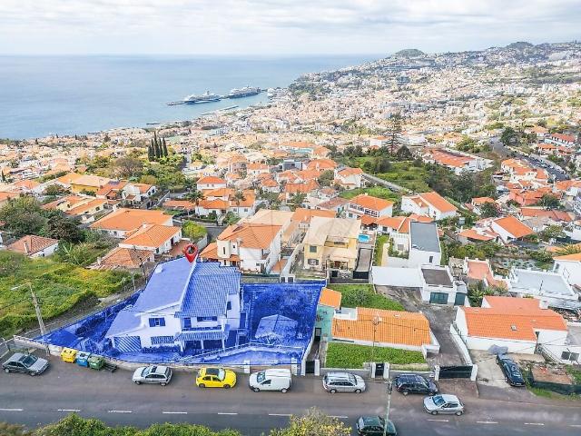 Moradia T4 à venda em Santa Maria Maior, Funchal RE/MAX Portugal