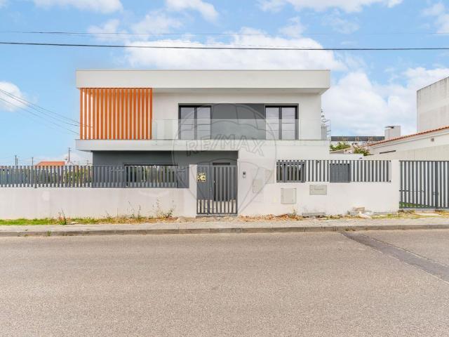 Moradia T4 à venda em Setúbal
